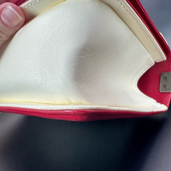 Authentic Chanel Medium Boy Bag – Rare Red & White Quilted Leather - Picture 13 of 15